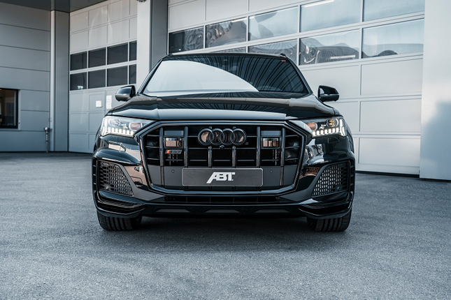 Can canh Audi SQ7 manh ngang sieu Lamborghini Urus-Hinh-3