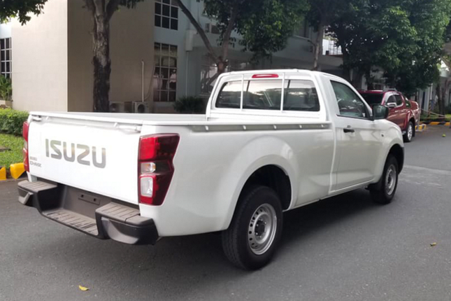 Isuzu D-Max gia chua den 400 trieu tai Viet Nam-Hinh-8