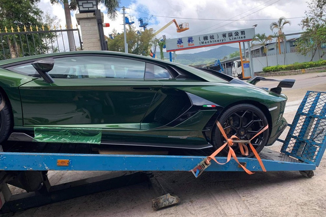 Dai gia lan dot bien chi tien ty tau Lamborghini Aventador SVJ