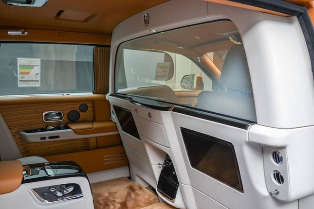 Rolls-Royce Phantom sieu sang duoc trang bi Privacy Suite sap ve tay dai gia Viet-Hinh-4