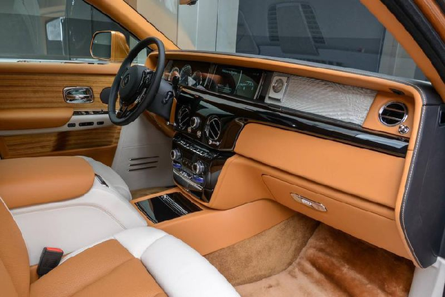 Rolls-Royce Phantom sieu sang duoc trang bi Privacy Suite sap ve tay dai gia Viet-Hinh-8