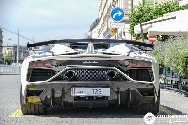 Chi tiet Lamborghini Aventador SVJ dat nhat the gioi-Hinh-7