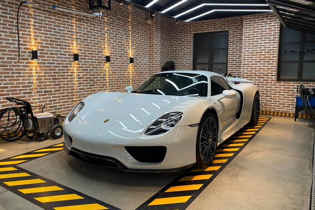 Can canh Porsche 918 Spyder hon 60 ty cua ridkid Sai Gon