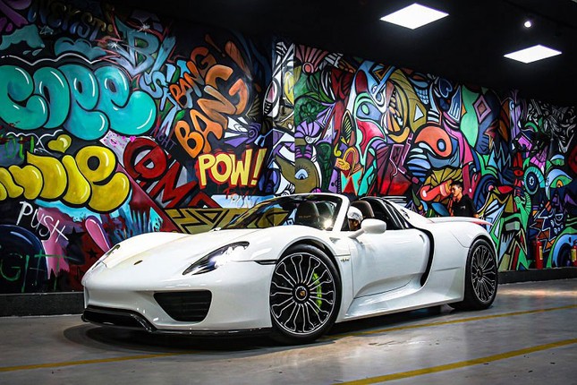 Can canh Porsche 918 Spyder hon 60 ty cua ridkid Sai Gon-Hinh-10