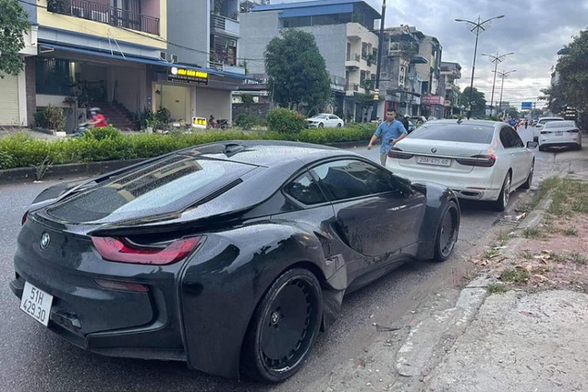 Thai Nguyen don sieu xe BMW i8 dau tien, 