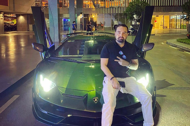 Dai gia Sai Gon tau Lamborghini Aventador SVJ gia hon 50 ty