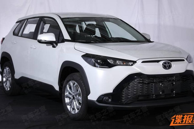 Can canh Toyota Frontlander 2022 tai Trung Quoc giong het Cross-Hinh-8