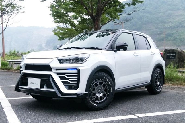 Chi 30 trieu do Toyota Raize duoc thanh Lamborghini Urus-Hinh-2