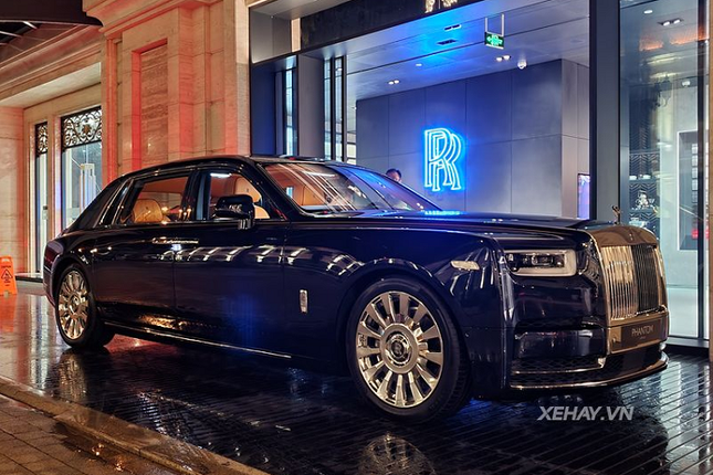 Chi tiet xe sieu sang Rolls-Royce Phantom VIII gia tu 50 ty dong