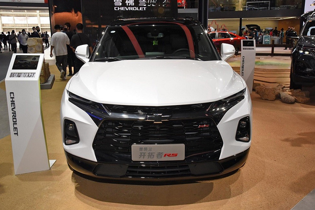 Can canh Chevrolet Blazer 48V la doi thu cua Hyundai SantaFe-Hinh-9