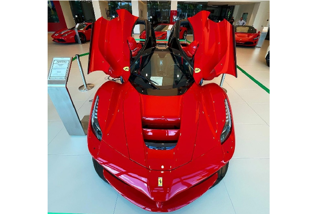 Can canh sieu xe Ferrari LaFerrari tram ty