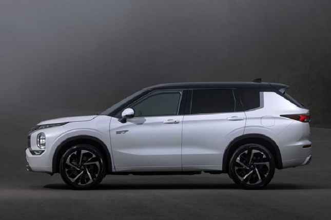 Mitsubishi Outlander PHEV 2022 co gi ma 'chay hang' o Nhat Ban?-Hinh-8