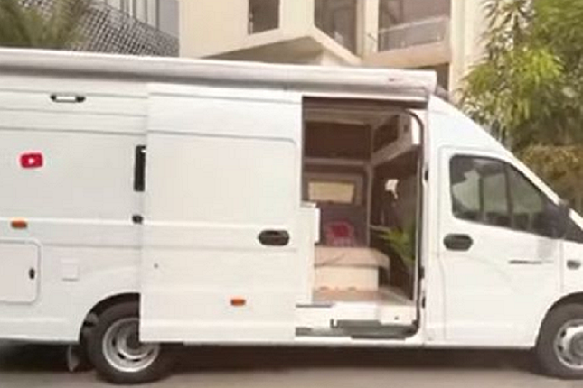 Nu hoang noi y Ngoc Trinh khoe motorhome gia hon 2 ty dong-Hinh-2