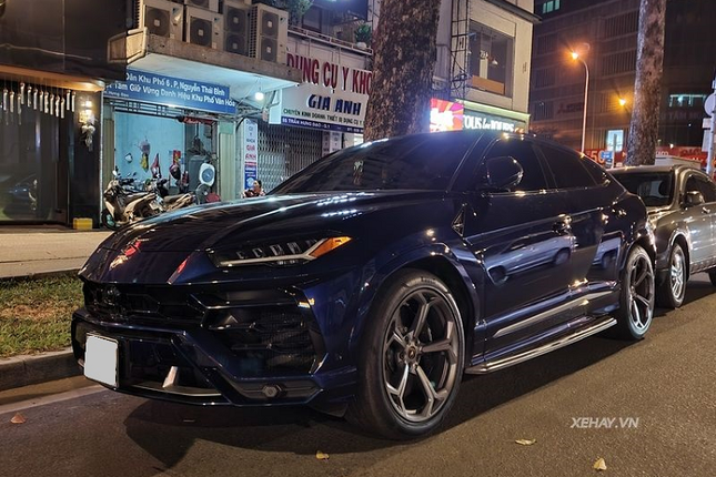 Can canh Lamborghini Urus hon 20 ty mau xanh o Sai Gon-Hinh-3