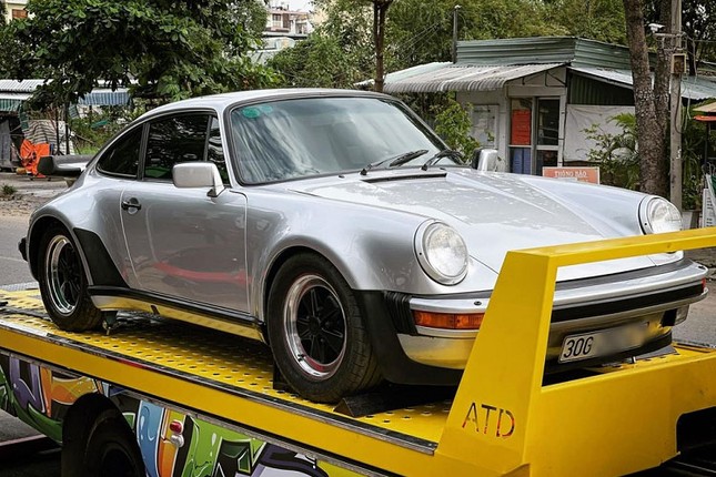 Dai gia Dang Le Nguyen Vu chi ca ty dong tau Porsche 930 Turbo cu-Hinh-9