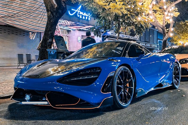 Can canh sieu xe McLaren 765LT gia hon 30 ty tren duong pho Viet Nam