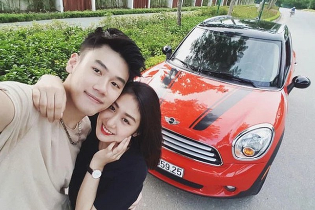 Can canh xe sieu sang Porsche 911 cua vo chong Trang Lou va Tung Son-Hinh-4