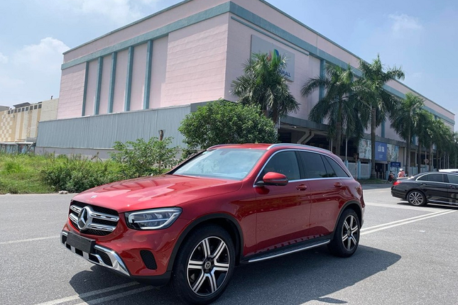 Ca si Bang Kieu cho gan 2 ty dong tau xe hang sang Mercedes-Benz GLC 200-Hinh-2