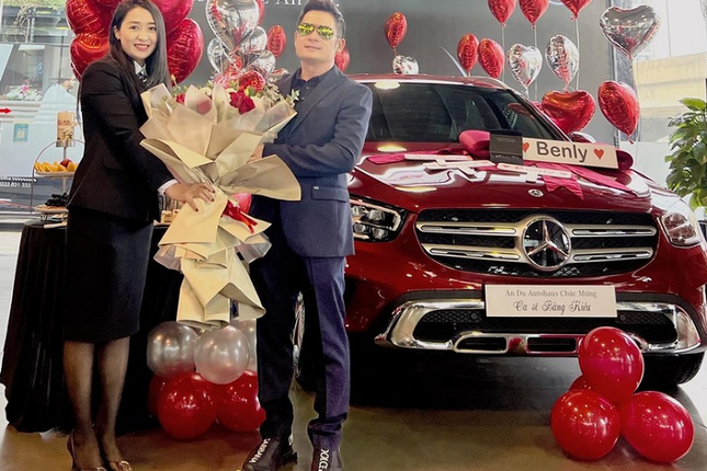 Ca si Bang Kieu cho gan 2 ty dong tau xe hang sang Mercedes-Benz GLC 200