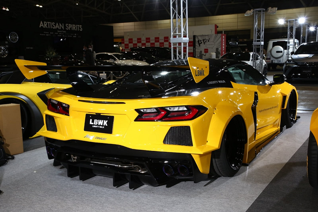 Dan xe do tien ty cua Liberty Walk o Tokyo Auto Salon 2022-Hinh-2