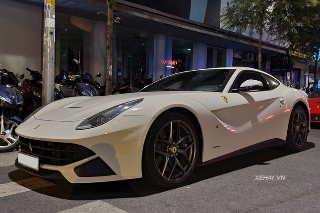 Can canh sieu xe Ferrari F12 Berlinetta hon 20 ty-Hinh-2