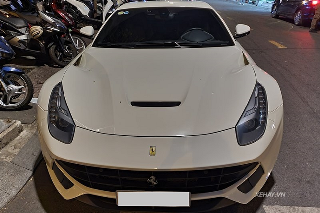 Can canh sieu xe Ferrari F12 Berlinetta hon 20 ty-Hinh-3