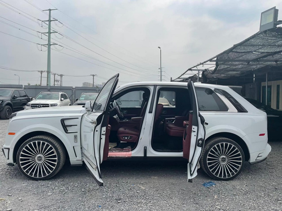 Can canh Rolls-Royce Cullinan Mansory gia hon 40 ty o Ha Noi-Hinh-6