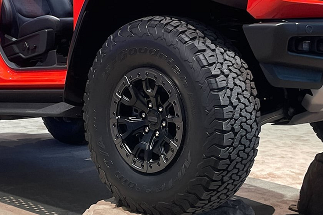 Ngam Ford Bronco Raptor 2022 gia tu 1,5 ty dong-Hinh-3