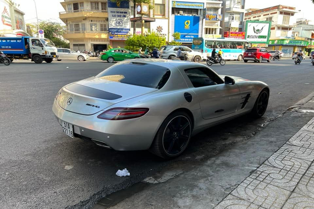 Can canh Mercedes-Benz SLS AMG canh chim hon 8 ty cua dai gia Dang Le Nguyen Vu-Hinh-9