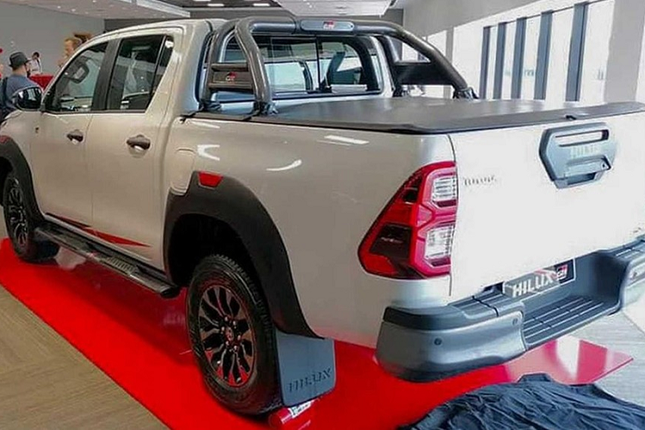 Chi tiet Toyota Hilux GR Sport 2022 may dau 2.8L-Hinh-12