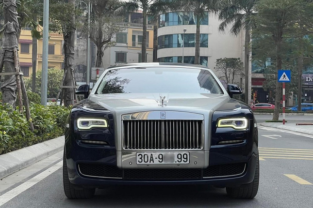 Chiec Rolls-Royce Ghost chay  6 nam ban gan 20 ty dong