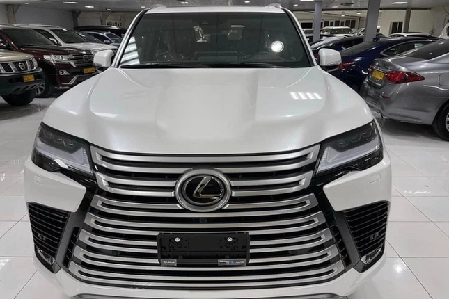 Gia Lexus LX 600 Luxury tai Viet Nam cao gap 4 lan o My-Hinh-2