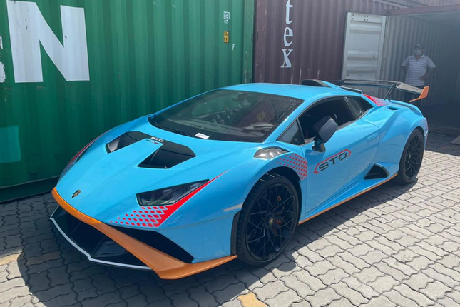 Chi tiet sieu xe Lamborghini Huracan STO gia hon 30 ty thu 2 ve Viet Nam