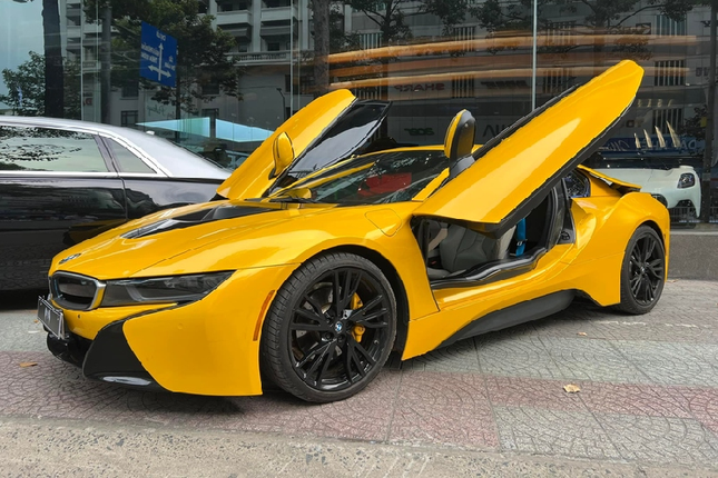 Thu mon Bui Tien Dung rao ban BMW i8 bien tu quy 6-Hinh-6