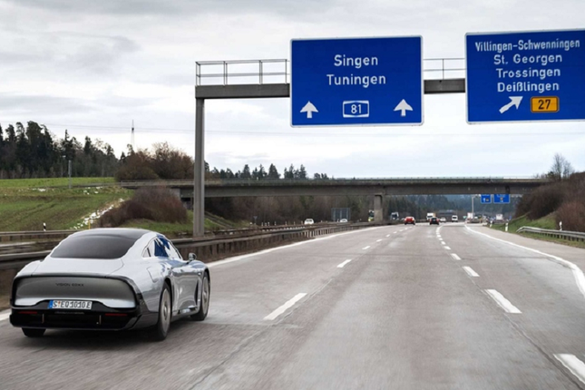 Cann canh Mercedes-Benz Vision EQXX 2023 chay hon 1.000km/lan sac-Hinh-2