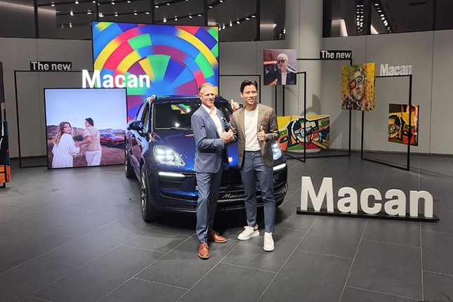 Que Ngoc Hai chi gan 3 ty mua xe sieu sang Porsche Macan 2022