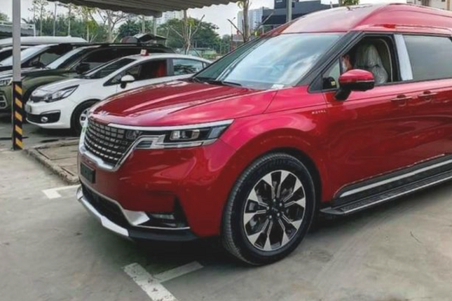 Dai ly nhan dat coc xe Kia Carnival Royal 2022-Hinh-2