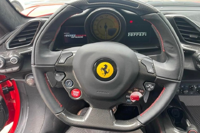 Can canh Ferrari 488 Pista Spider gia hon 30 ty vua ve Da Nang-Hinh-3