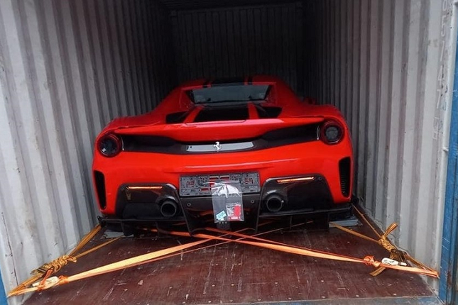 Can canh Ferrari 488 Pista Spider gia hon 30 ty vua ve Da Nang-Hinh-5