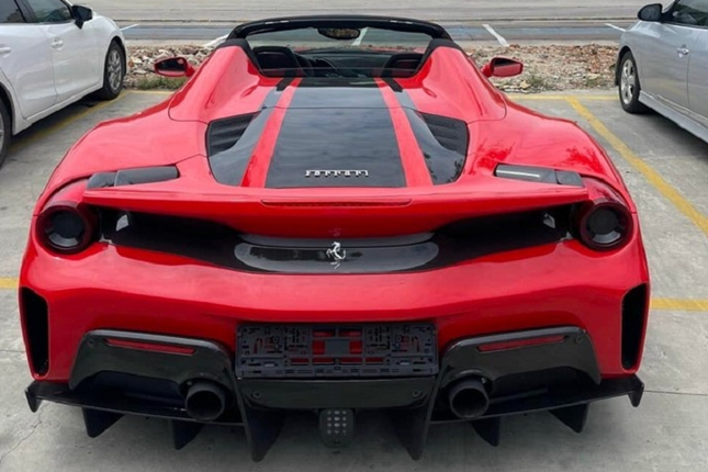 Can canh Ferrari 488 Pista Spider gia hon 30 ty vua ve Da Nang-Hinh-6