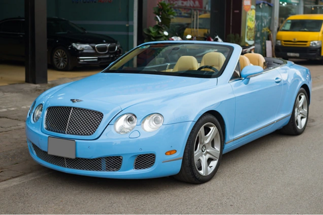 Xe mui tran sieu sang Bentley Continental GTC dau tien ve Viet Nam rao ban gan 3 ty dong