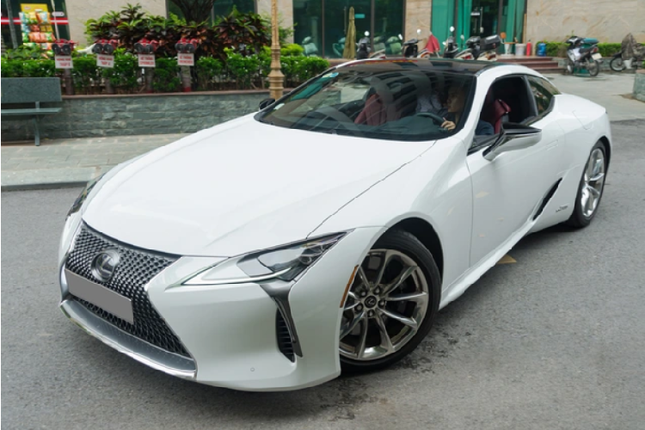 Chi tiet Lexus LC 500h 2 cua doc nhat Viet Nam vua duoc rao ban gan 7 ty dong