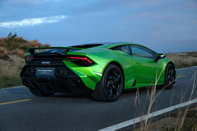 Chi tiet sieu xe Lamborghini Huracan Tecnica gan 19 ty-Hinh-9