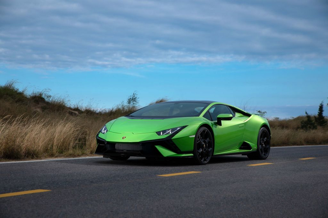 Chi tiet sieu xe Lamborghini Huracan Tecnica gan 19 ty