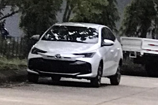 Toyota Vios 2023 tai Viet Nam lo dien di dang kiem, xau nhat phan khuc