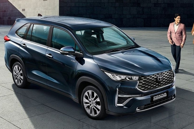 Hon 1 ty dong cho Toyota Innova Hybrid 2023 Viet Nam?-Hinh-8