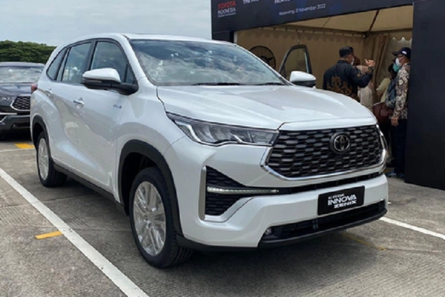 Hon 1 ty dong cho Toyota Innova Hybrid 2023 Viet Nam?