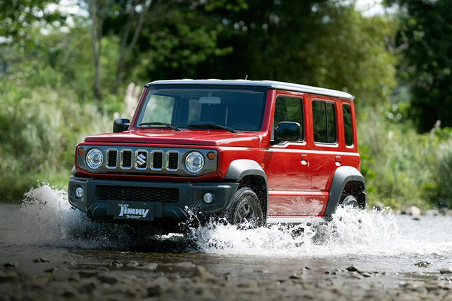 Suzuki Jimny ban 5 cua tu 680 trieu dong