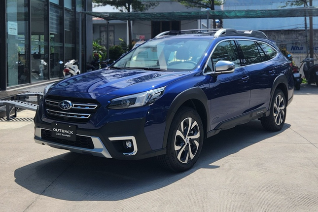 Cac mau xe Subaru tai Viet Nam da lien tuc duoc giam gia