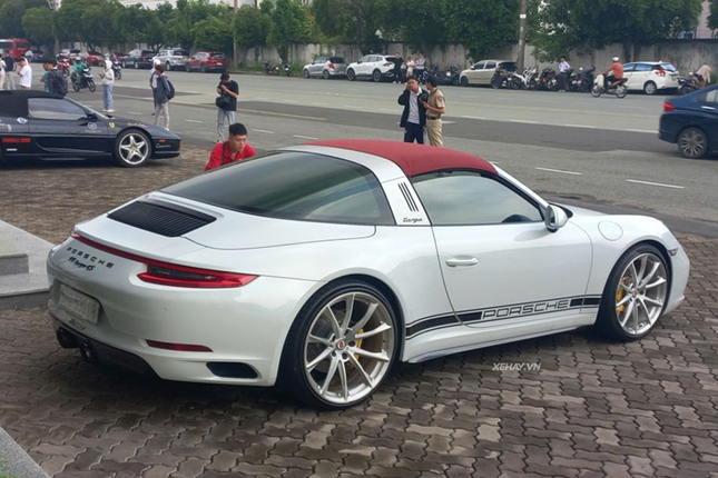 Can canh Porsche 911 Targa 4S gan 9 ty o Sai Gon-Hinh-6